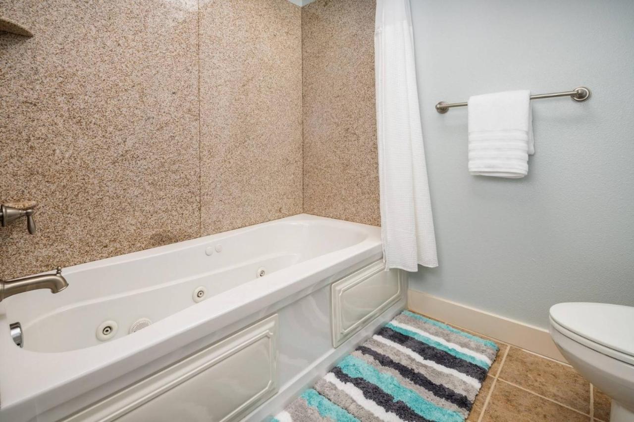 Bridgeport Condo #210 Сийсайд Екстериор снимка